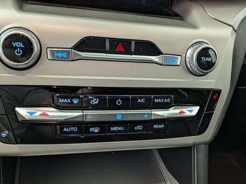 Certified 2022 Ford Explorer XLT w/ Equipment Group 202A image 28