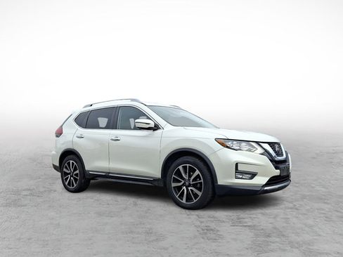 Used 2019 Nissan Rogue SL w/ Premium Package image 2