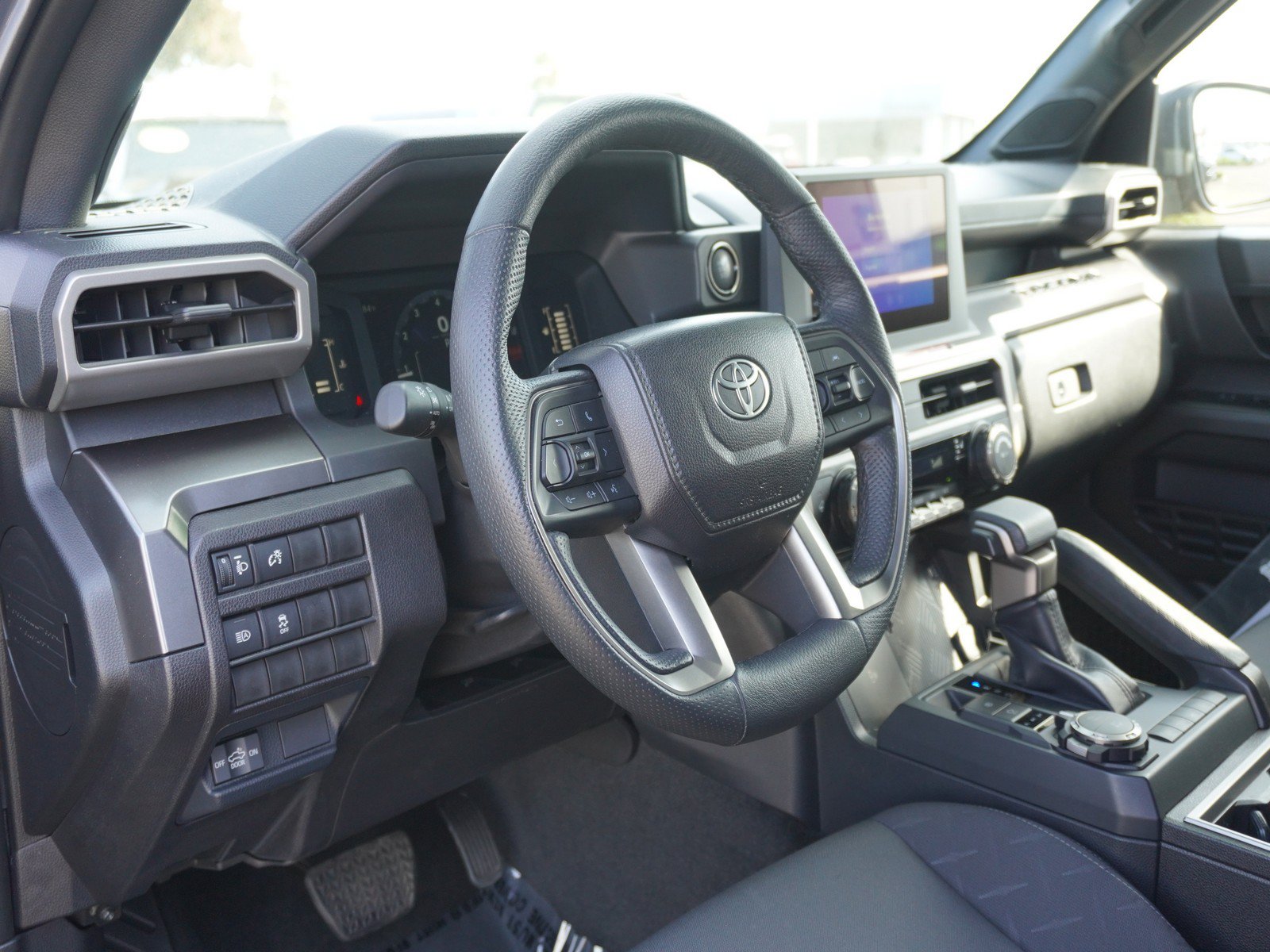 Used 2025 Toyota Tacoma SR5 AWD/4WD image 21