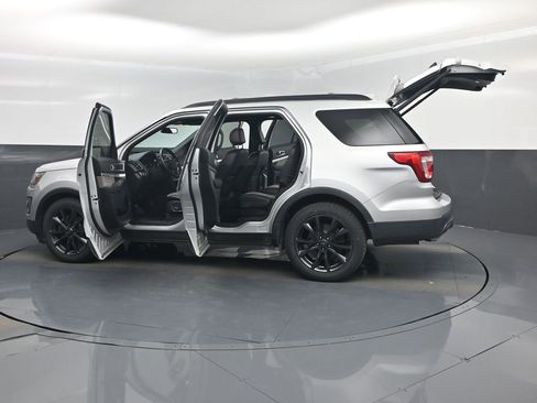 Used 2017 Ford Explorer XLT w/ Equipment Group 202A image 58