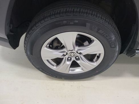 Used 2024 Toyota RAV4 XLE FWD image 35