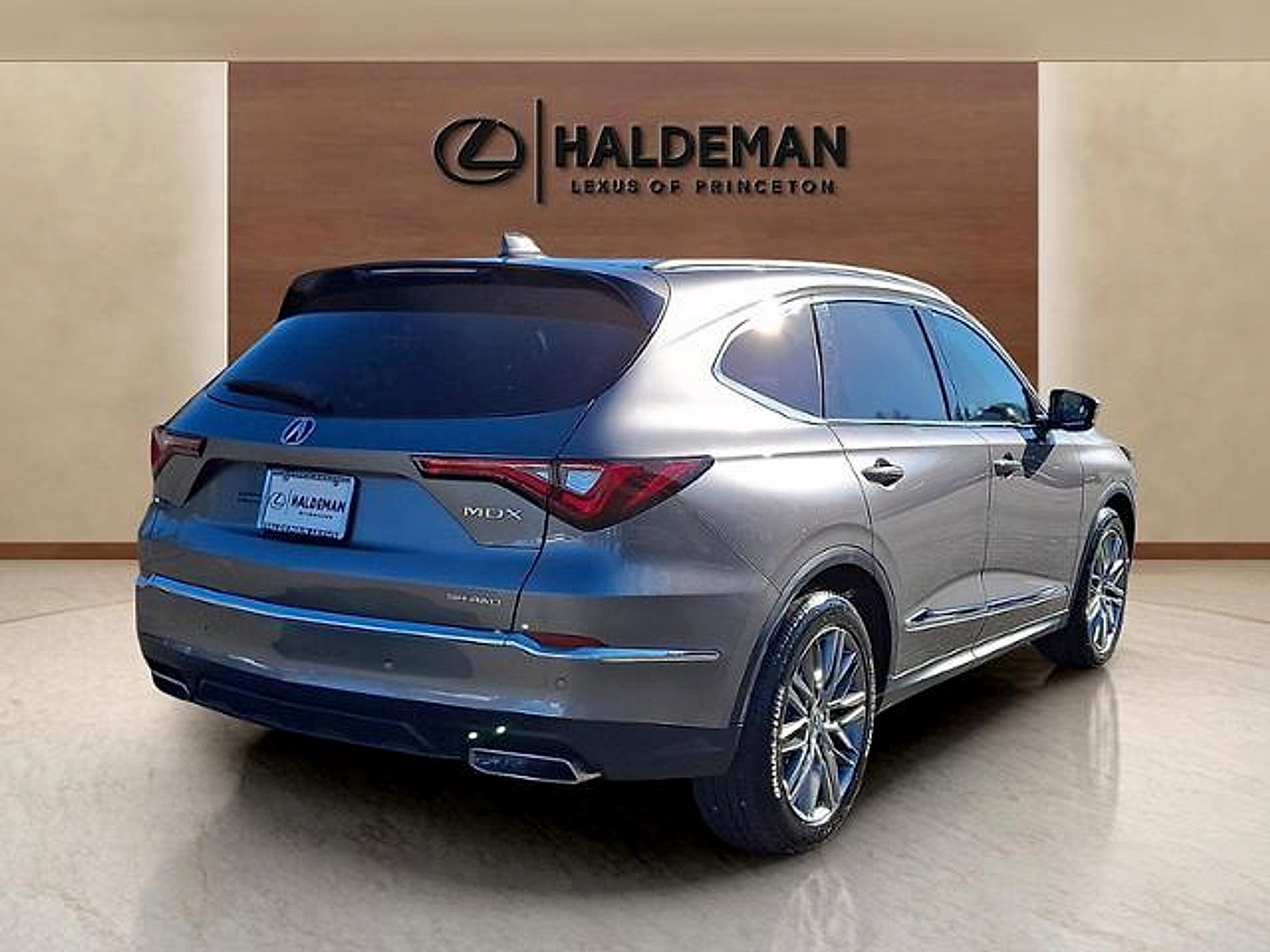 Used 2023 Acura MDX w/ Advance Package AWD/4WD image 6