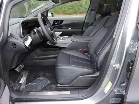 New 2026 Cadillac Optiq Luxury 2 image 15