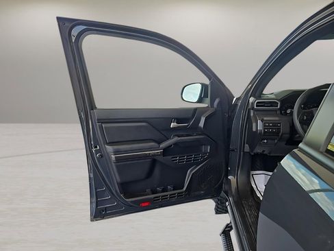 Used 2025 Toyota Tacoma TRD Sport image 14