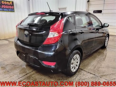 Used 2017 Hyundai Accent SE FWD image 3