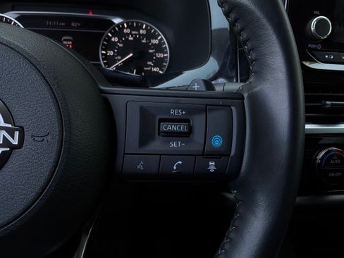 Used 2025 Nissan Pathfinder SV FWD image 36