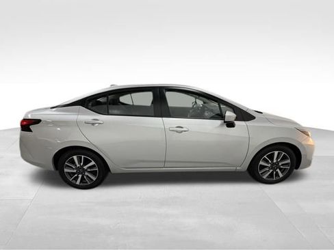 Used 2023 Nissan Versa SV image 6