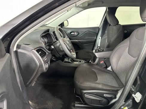 Used 2020 Jeep Cherokee Latitude image 11