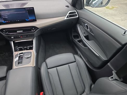 Used 2025 BMW 330i xDrive Sedan image 21
