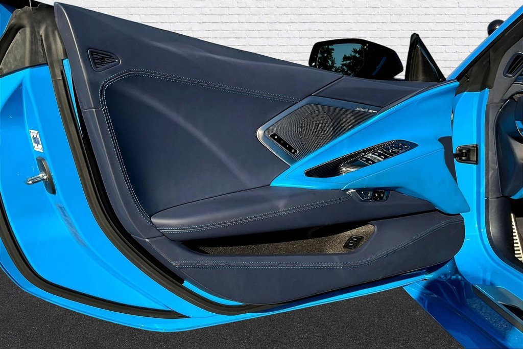 Used 2021 Chevrolet Corvette Stingray Premium Conv w/ Z51 Performance Package RWD image 18
