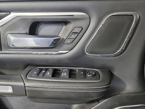 Used 2022 RAM 1500 Laramie AWD/4WD image 16
