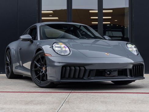 Used 2025 Porsche 911 Carrera GTS image 6