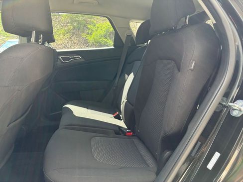 Used 2025 Kia Sportage LX FWD image 36