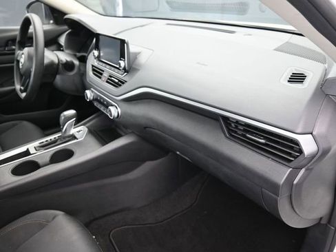 Used 2024 Nissan Altima 2.5 S image 40