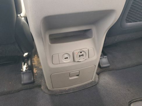 Used 2019 Kia Sedona EX w/ EX Premium Package image 36