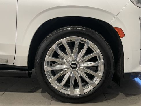 Used 2023 Cadillac Escalade Premium Luxury w/ Performance Package image 10