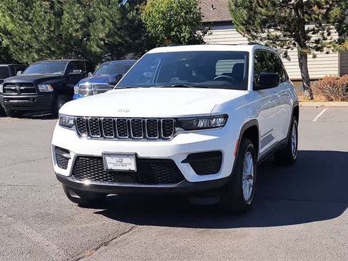 New 2025 Jeep Grand Cherokee Laredo X w/ Luxury Tech Group I image 4