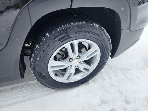 Used 2023 GMC Terrain SLE w/ Driver Convenience Package image 9