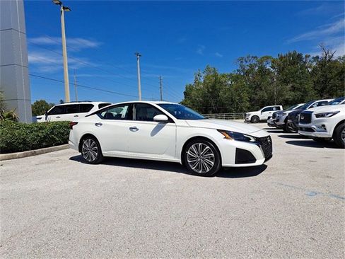 New 2025 Nissan Altima 2.5 SL image 2