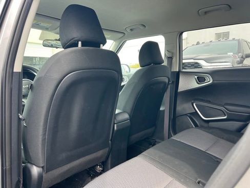 Certified 2022 Kia Soul LX w/ Technology Package image 11