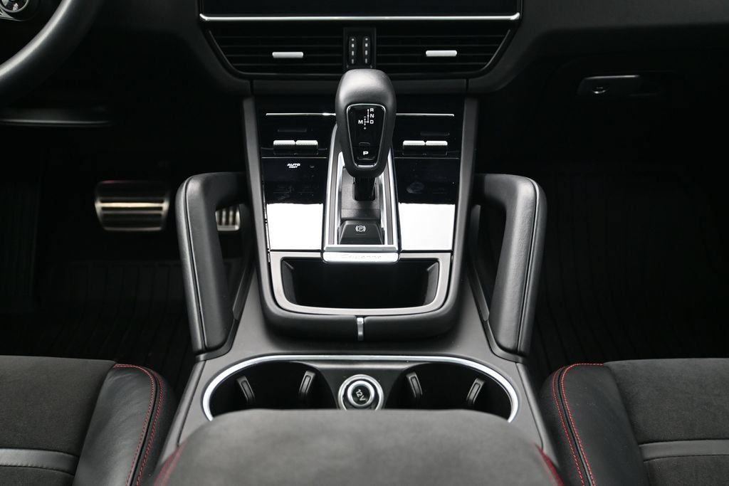 Certified 2023 Porsche Cayenne GTS w/ Assistance Package AWD/4WD image 10