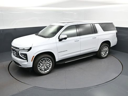 New 2026 Chevrolet Suburban Premier RWD image 21