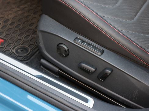 Used 2025 Volkswagen Jetta GLI Autobahn image 49