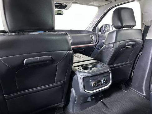 Used 2025 Ford Expedition Max Platinum AWD/4WD image 22
