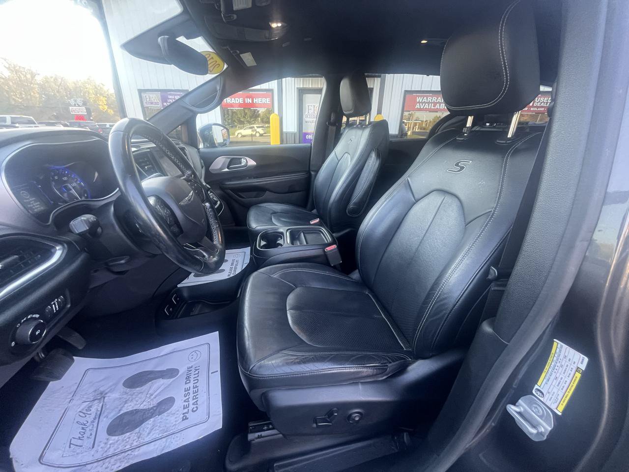 Used 2019 Chrysler Pacifica Touring-L w/ S Appearance Package FWD image 14
