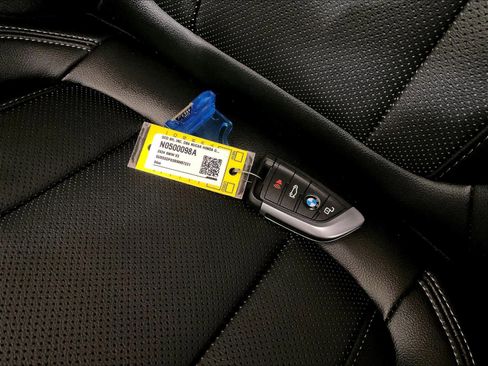 Used 2024 BMW X3 xDrive30i w/ Premium Package image 31