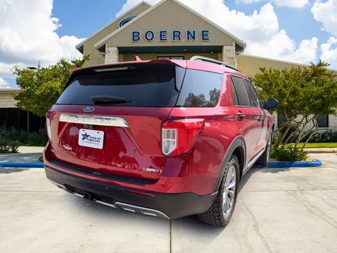 Used 2020 Ford Explorer XLT w/ Equipment Group 202A AWD/4WD image 5