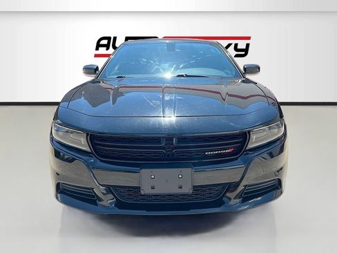 Used 2022 Dodge Charger SXT w/ Leather Interior Group RWD image 2
