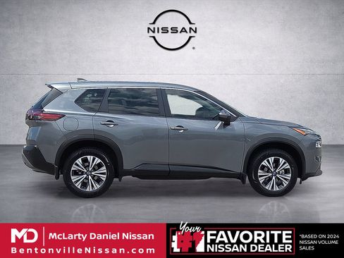 Used 2022 Nissan Rogue SV FWD image 6