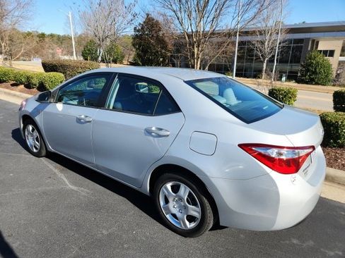 Used 2015 Toyota Corolla LE image 1