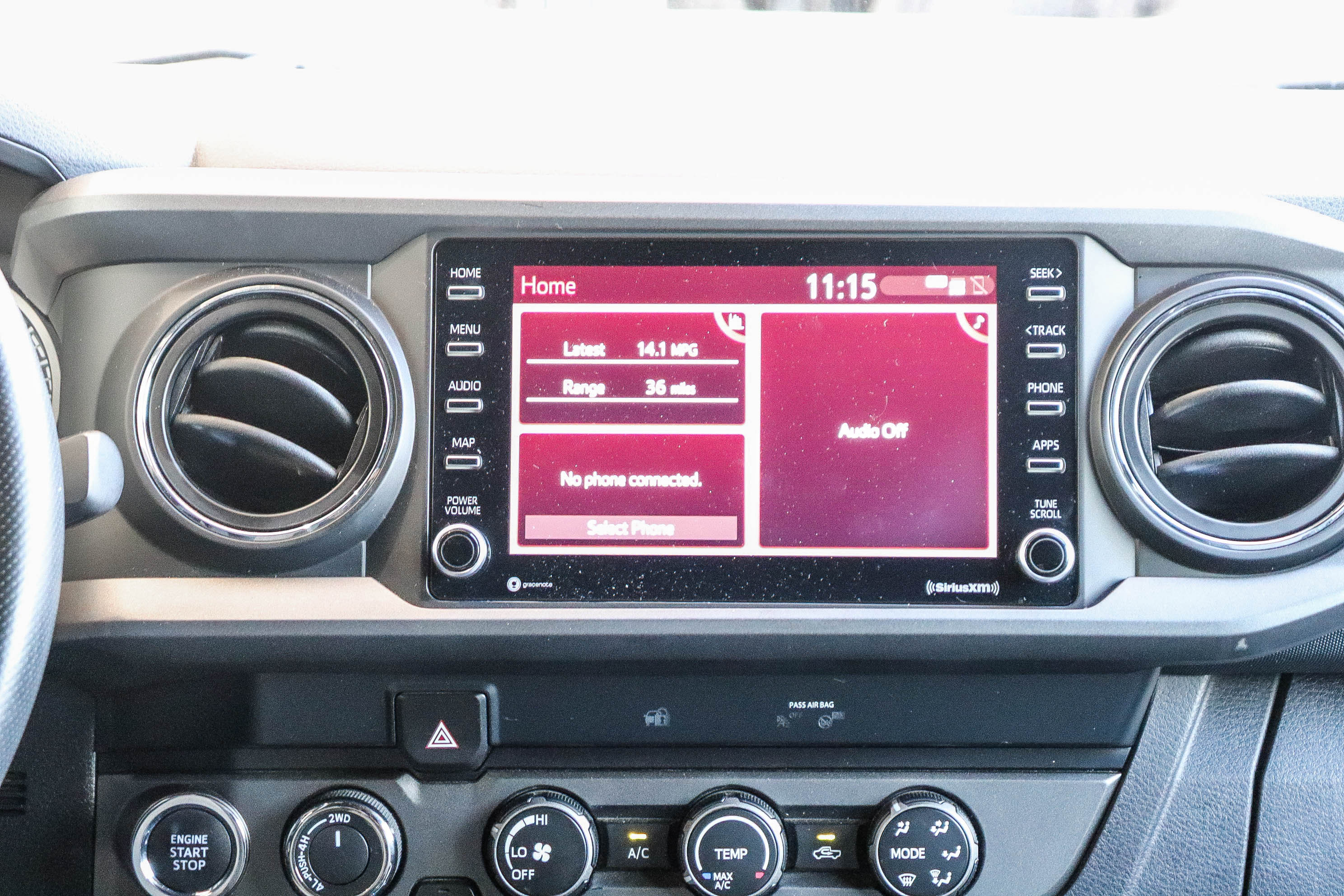 Used 2020 Toyota Tacoma TRD Off-Road w/ Technology Package AWD/4WD image 17