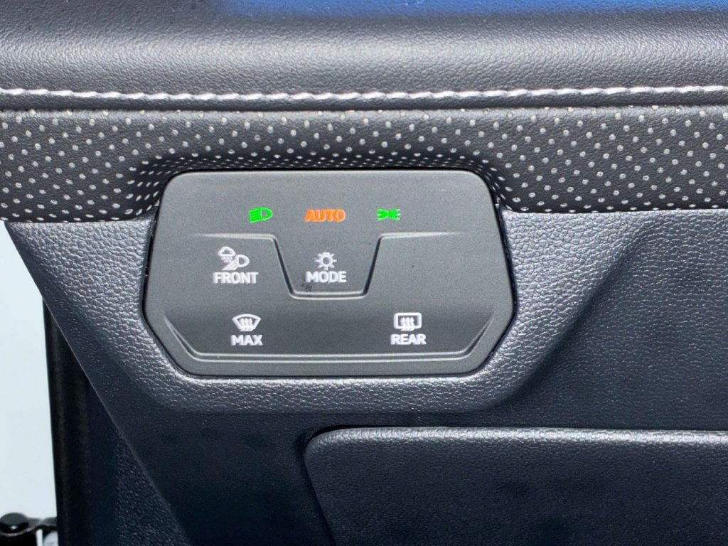 Used 2024 Volkswagen Atlas Cross Sport SEL R-Line AWD/4WD image 27
