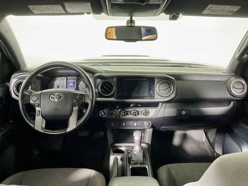 Used 2016 Toyota Tacoma TRD Sport w/ Towing Package image 20