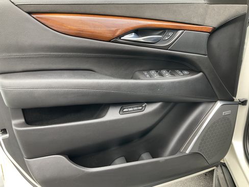 Used 2015 Cadillac Escalade Premium AWD/4WD image 28