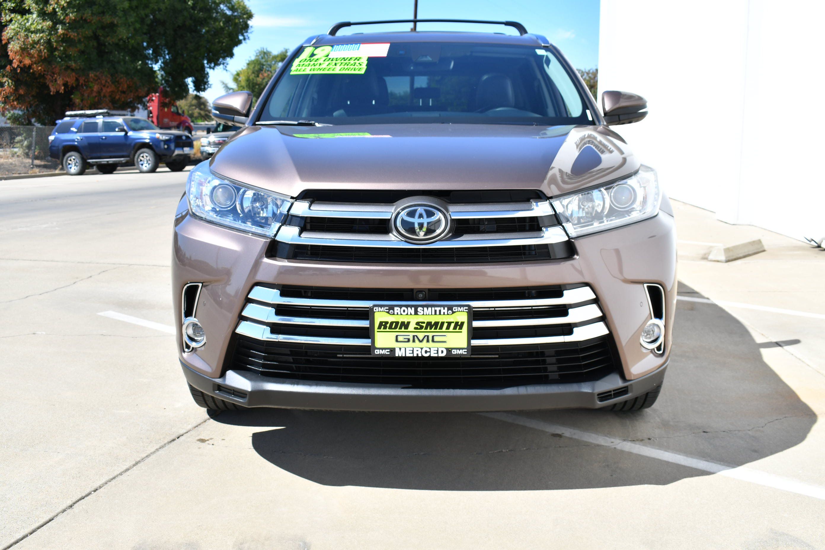 Used 2019 Toyota Highlander Limited Platinum AWD/4WD image 2