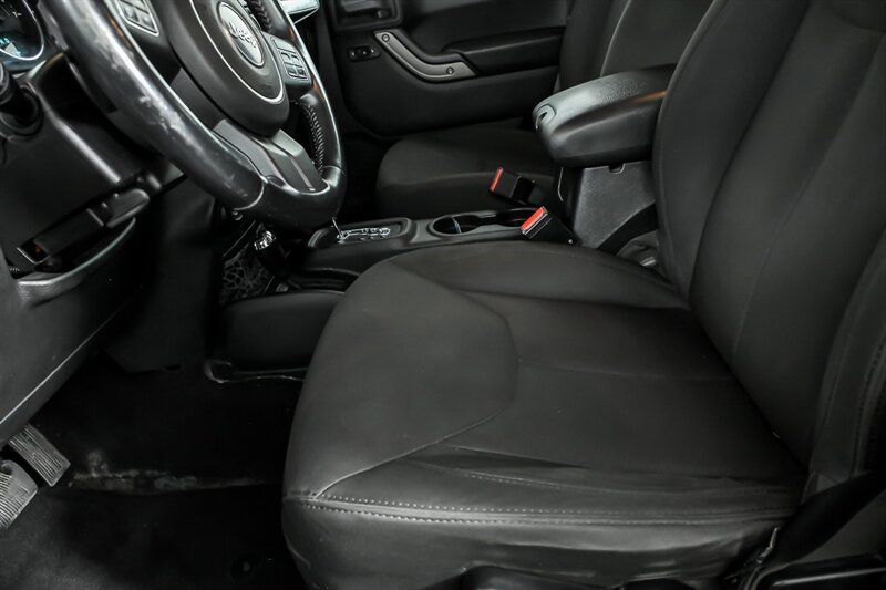 Used 2014 Jeep Wrangler Unlimited Sport w/ Quick Order Package 24S AWD/4WD image 15