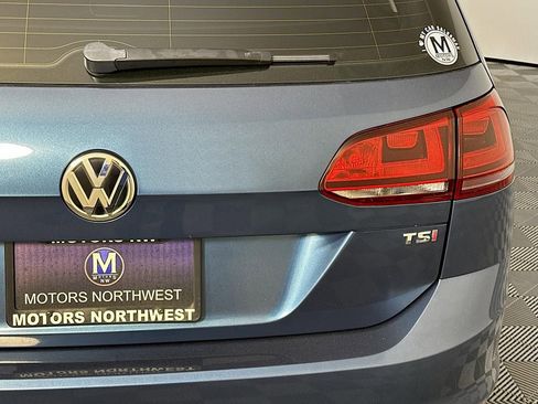 Used 2017 Volkswagen Golf SportWagen FWD image 23