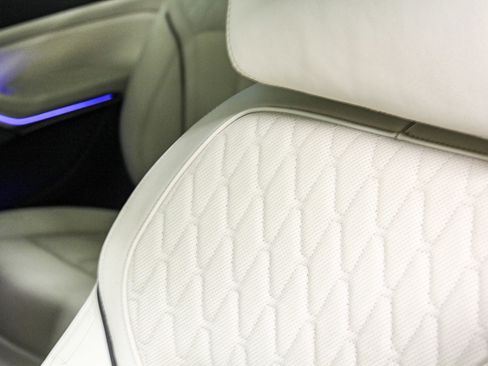 Certified 2023 BMW X7 xDrive40i w/ Executive Package image 26