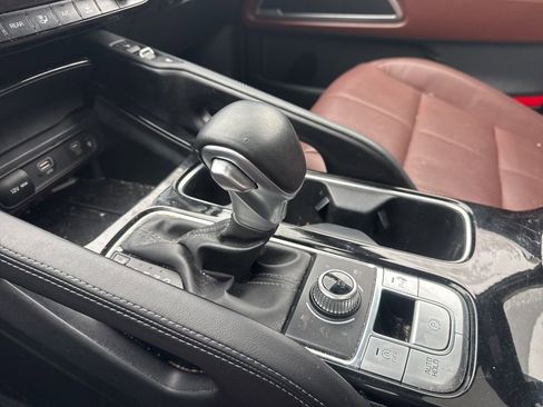 Used 2023 Kia Telluride EX w/ EX Captain's Chair Package image 22