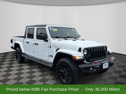 Used 2021 Jeep Gladiator Sport image 3