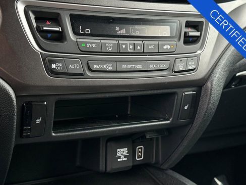 Certified 2022 Honda Pilot Sport image 24