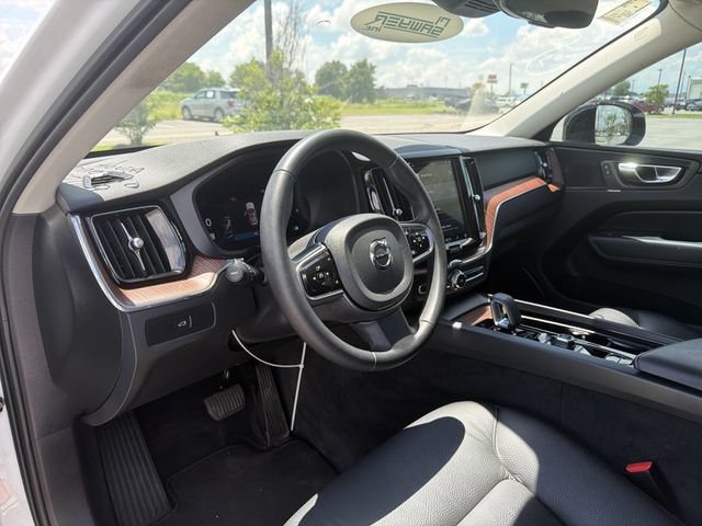 Used 2024 Volvo XC60 B5 Plus AWD/4WD image 13