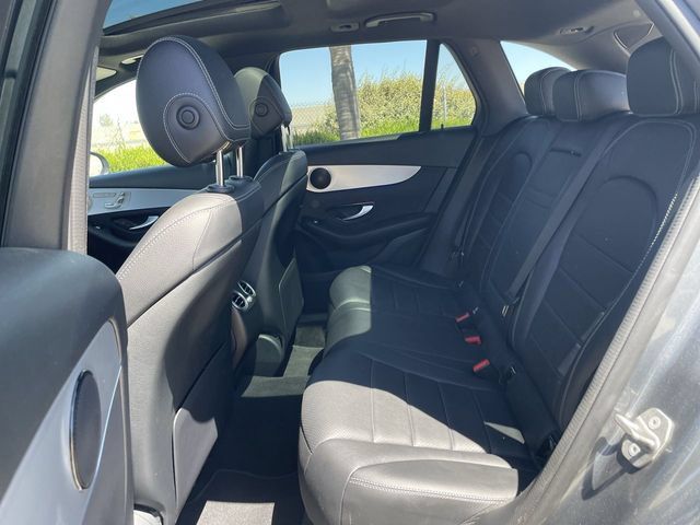 Used 2020 Mercedes-Benz GLC 300 4MATIC w/ Premium Package image 25