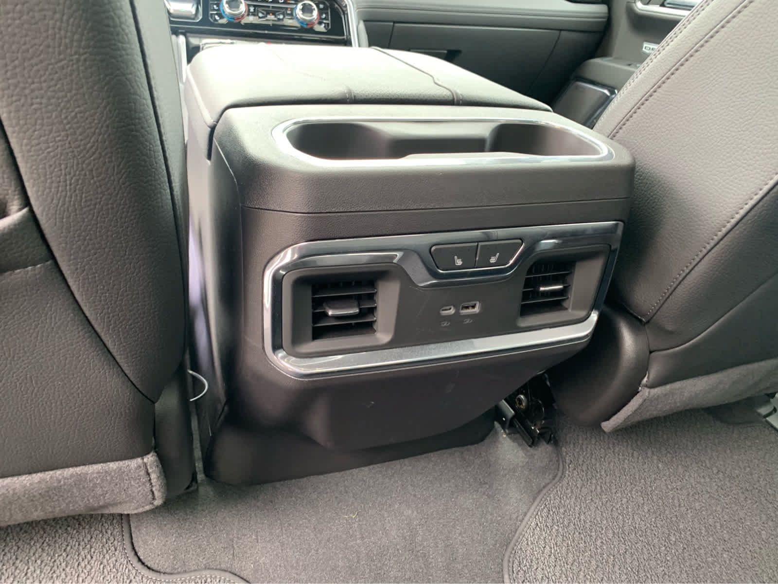 Used 2024 GMC Sierra 1500 Denali w/ Denali Reserve Package AWD/4WD image 24