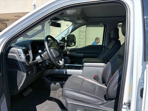 Used 2025 Ford F250 Lariat w/ Tremor Off-Road Package AWD/4WD image 16