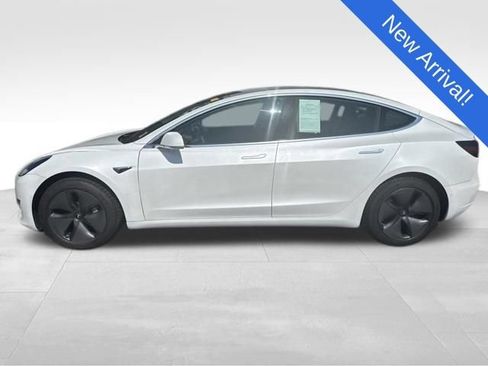 Used 2019 Tesla Model 3 Mid Range RWD image 4